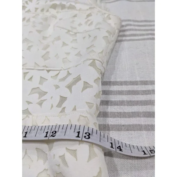 Elizabeth and James White Levine Laser Cut Dress Size 6 - Picture 7 of 8